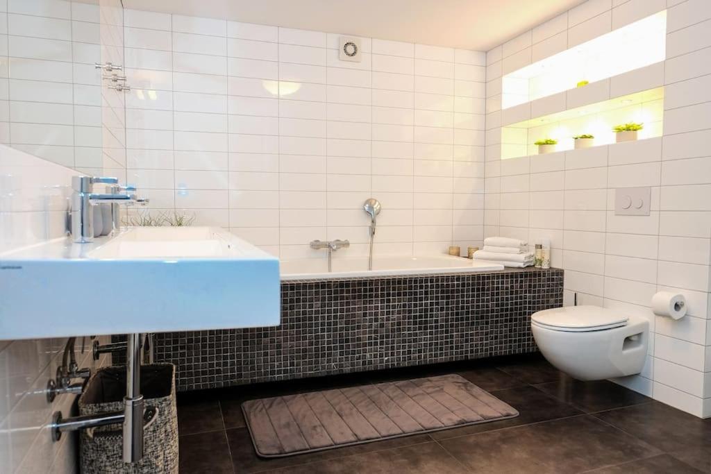 וילנה #Stayhere - Spacious Luxury Town Hall 3Bdr Apartment מראה חיצוני תמונה