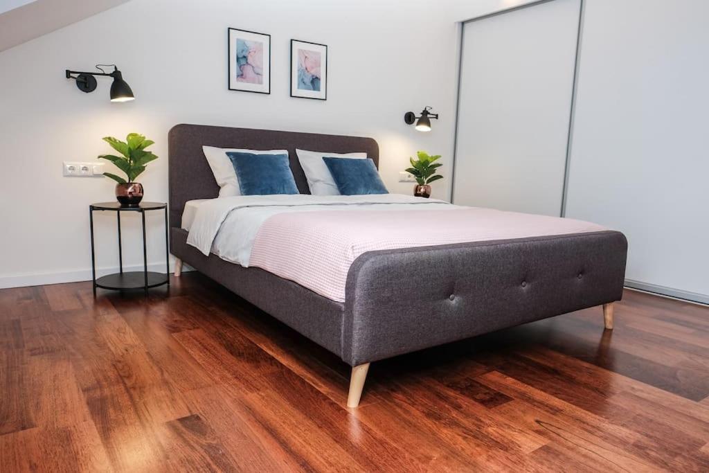 וילנה #Stayhere - Spacious Luxury Town Hall 3Bdr Apartment מראה חיצוני תמונה