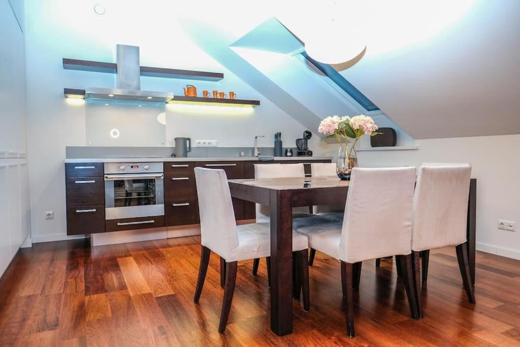 וילנה #Stayhere - Spacious Luxury Town Hall 3Bdr Apartment מראה חיצוני תמונה