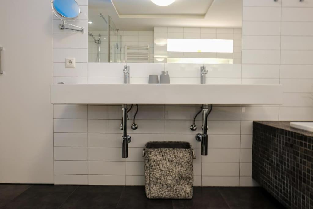 וילנה #Stayhere - Spacious Luxury Town Hall 3Bdr Apartment מראה חיצוני תמונה
