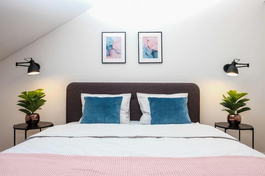 וילנה #Stayhere - Spacious Luxury Town Hall 3Bdr Apartment מראה חיצוני תמונה
