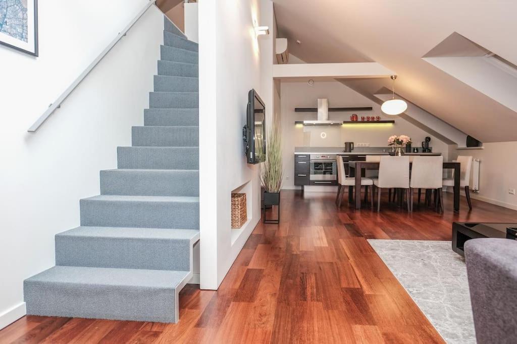 וילנה #Stayhere - Spacious Luxury Town Hall 3Bdr Apartment מראה חיצוני תמונה