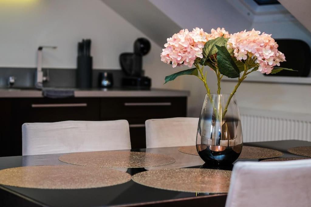 וילנה #Stayhere - Spacious Luxury Town Hall 3Bdr Apartment מראה חיצוני תמונה