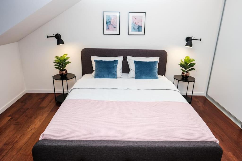 וילנה #Stayhere - Spacious Luxury Town Hall 3Bdr Apartment מראה חיצוני תמונה